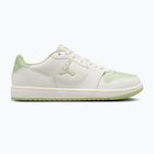Дамски обувки Jordan Court Connect Low sali/olive aura