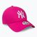 New Era League Essential 9Forty New York Yankees ярко розова шапка