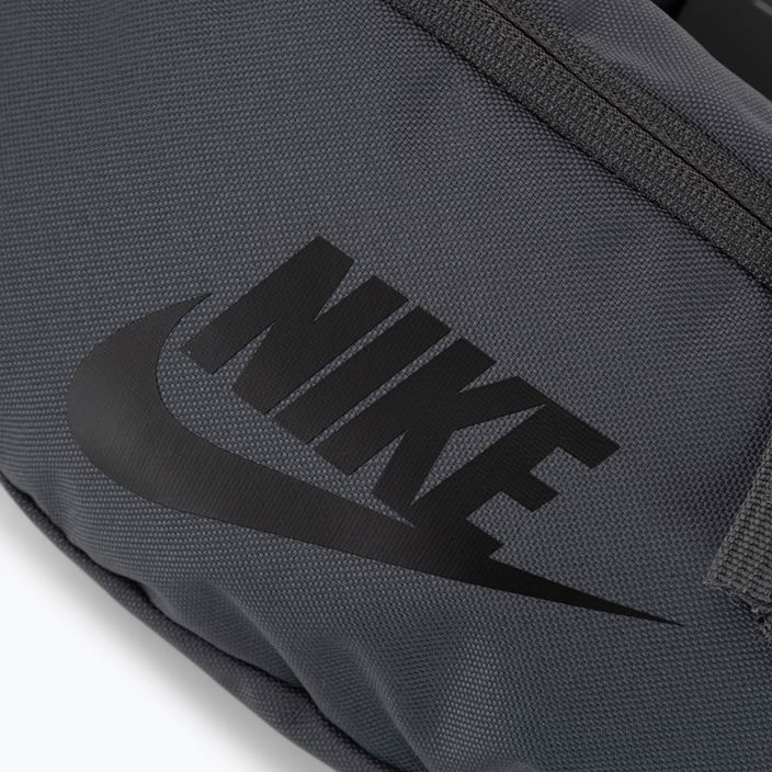 Nike Heritage тъмно сив пакет с бъбреци DB0490-068 3