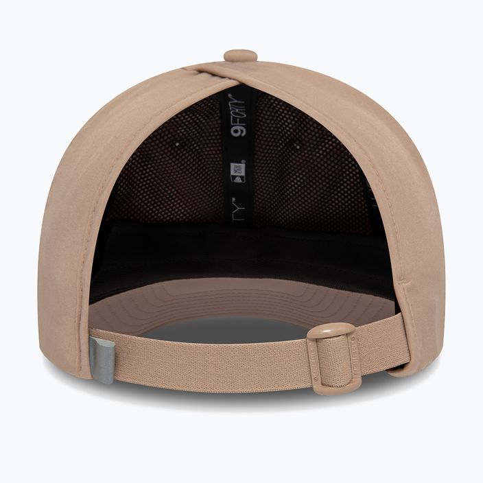 Дамска шапка New Era Open Back Cap pastel brown 4