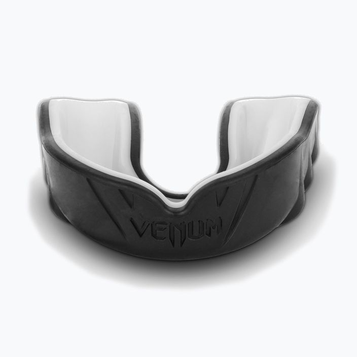 Venum Challenger протектор за единична челюст черно-бял 0618 3