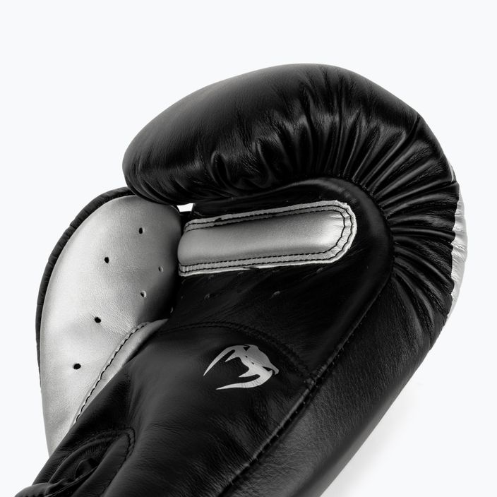 Venum Giant 3.0 черно-сребърни боксови ръкавици 2055-128 4