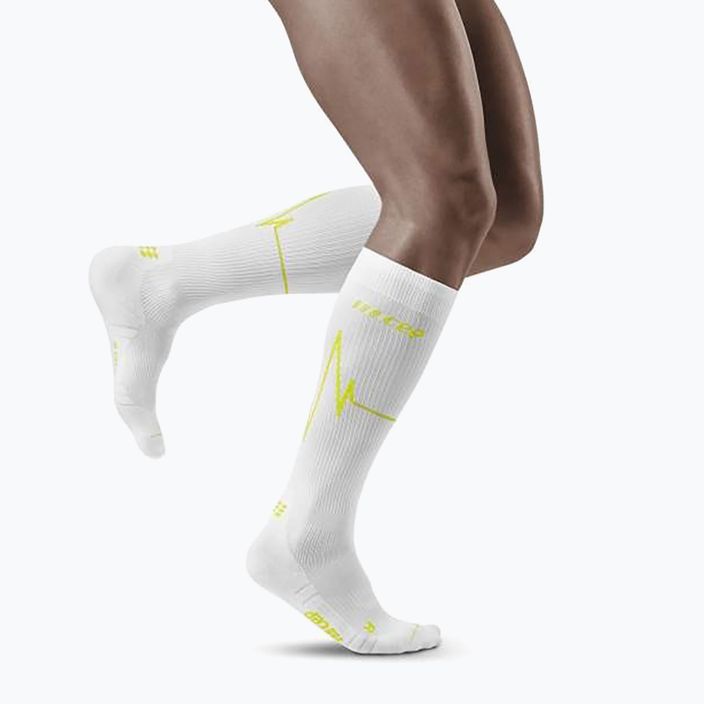 CEP Heartbeat мъжки чорапи за бягане с компресия, бели WP30PC2 4