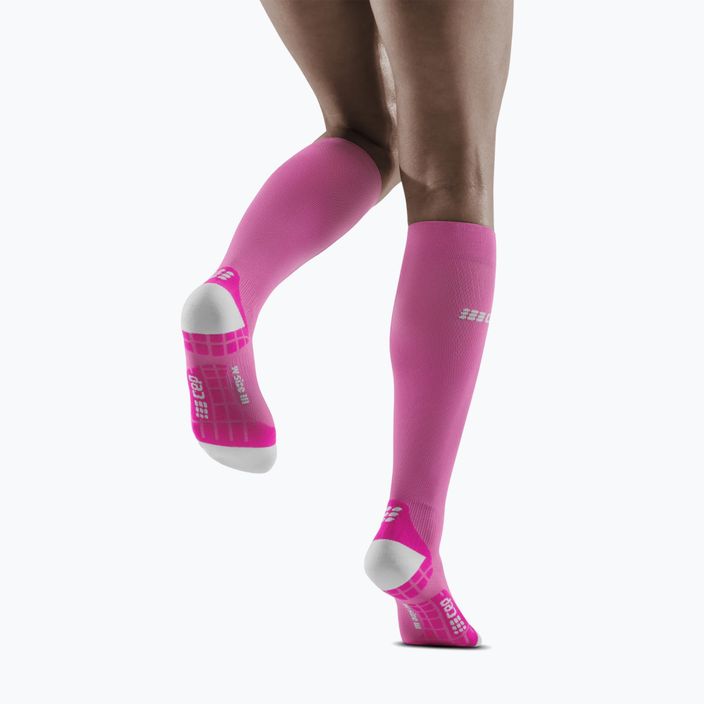 CEP Ултралеки розови/тъмночервени дамски компресиращи чорапи за бягане 5