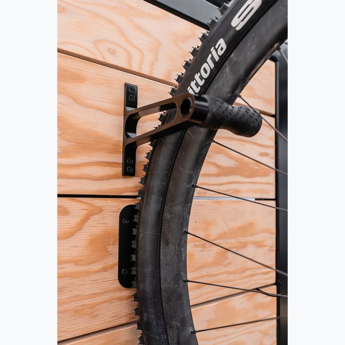 Lezyne Alloy Wheel Hook стенна закачалка за велосипеди черна 3