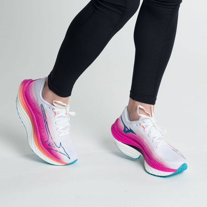 Обувки за бягане Mizuno Wave Rebellion Pro в бяло и розово J1GD231721 4