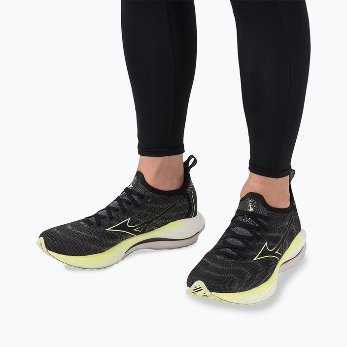Мъжки обувки за бягане Mizuno Wave Neo Wind black/luminous 4