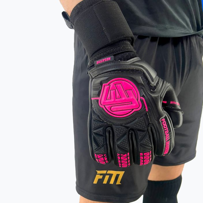 Football Masters Voltage Plus NC вратарски ръкавици черни/розови 3