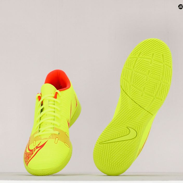 Мъжки футболни обувки Nike Vapor 14 Club IC yellow CV0980-760 10