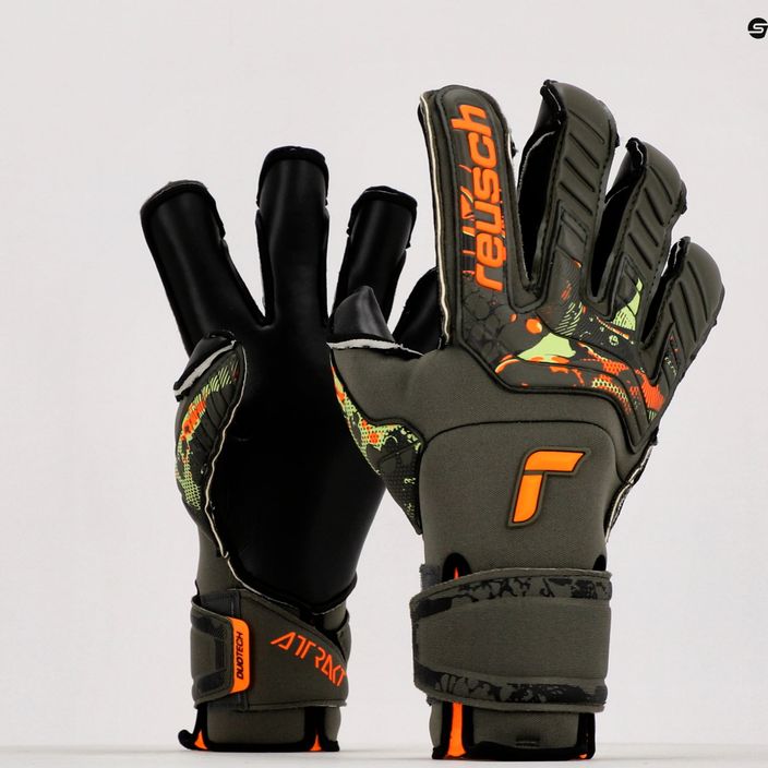 Reusch Attrakt Duo Evolution Adaptive Flex вратарски ръкавици зелени 5370055-5555 13
