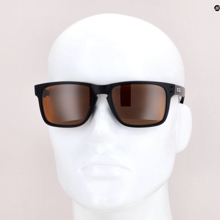 Слънчеви очила Oakley Holbrook XL кафяви 0OO9417 7