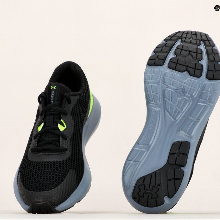 Мъжки обувки за бягане Under Armour Surge 3 черно-зелени 3024883 17