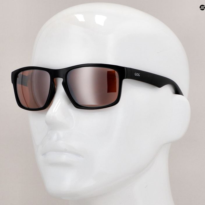 Модерни слънчеви очила GOG Logan черно / сребърно огледало E713-1P 9