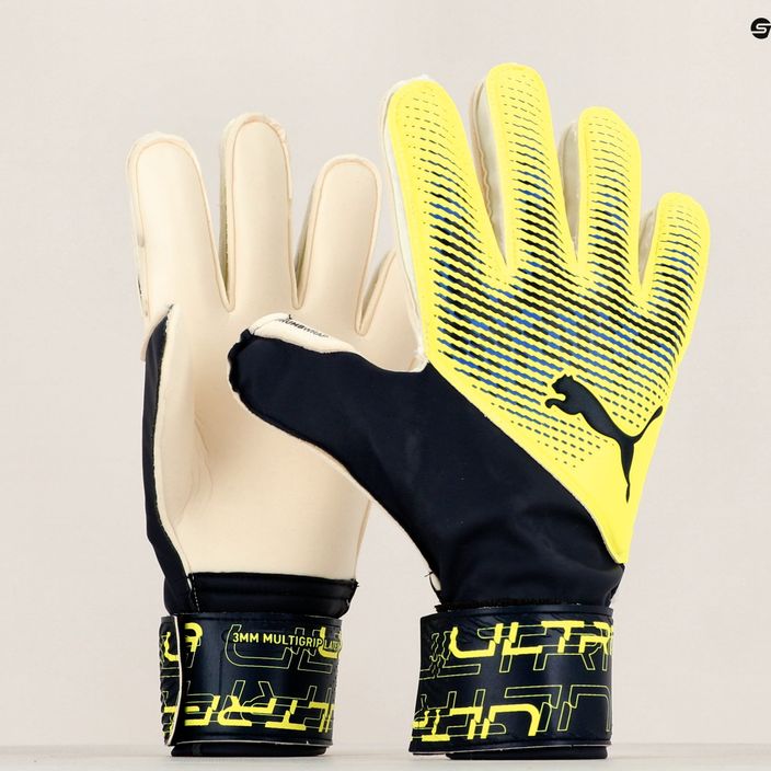 Вратарски ръкавици PUMA Ultra Protect 3 RC черно-зелени 041819 01 7