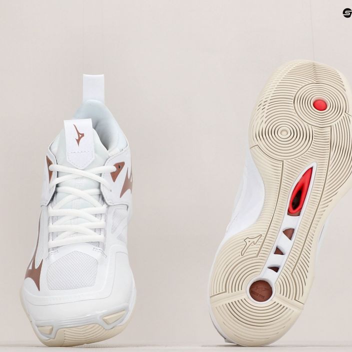 Мъжки обувки за волейбол Mizuno Wave Momentum 2 white/rose/snow white 13