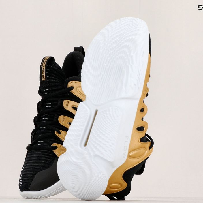 Баскетболни обувки Under Armour W Flow Breakthru 4 black/metallic gold/white за жени 12
