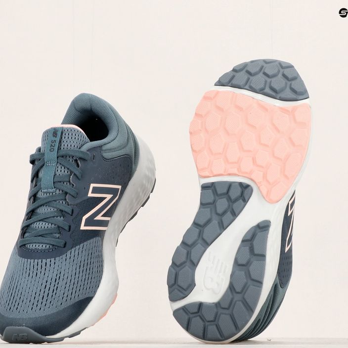 Дамски обувки за бягане New Balance W520LP7 сив 17