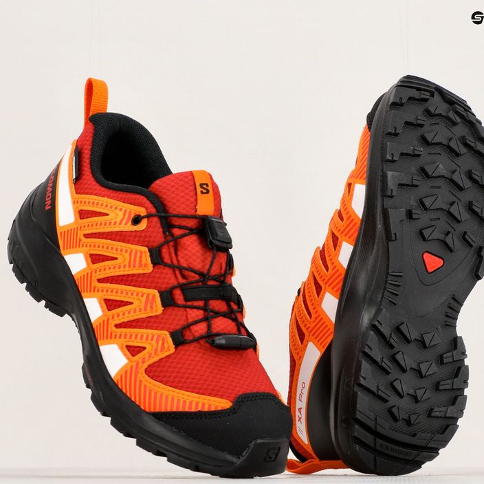 Детски обувки за трекинг Salomon Xa Pro V8 CSWP червено/черно/опепе 18