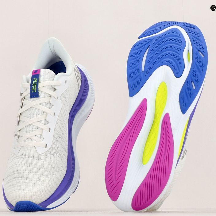 New Balance FuelCell Propel v4 white/multi дамски обувки за бягане 15