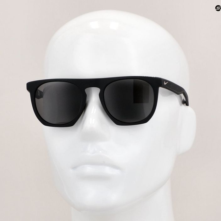 Слънчеви очила Nike Flatspot P матово черно/сребристо сиво с поляризирани лещи 8