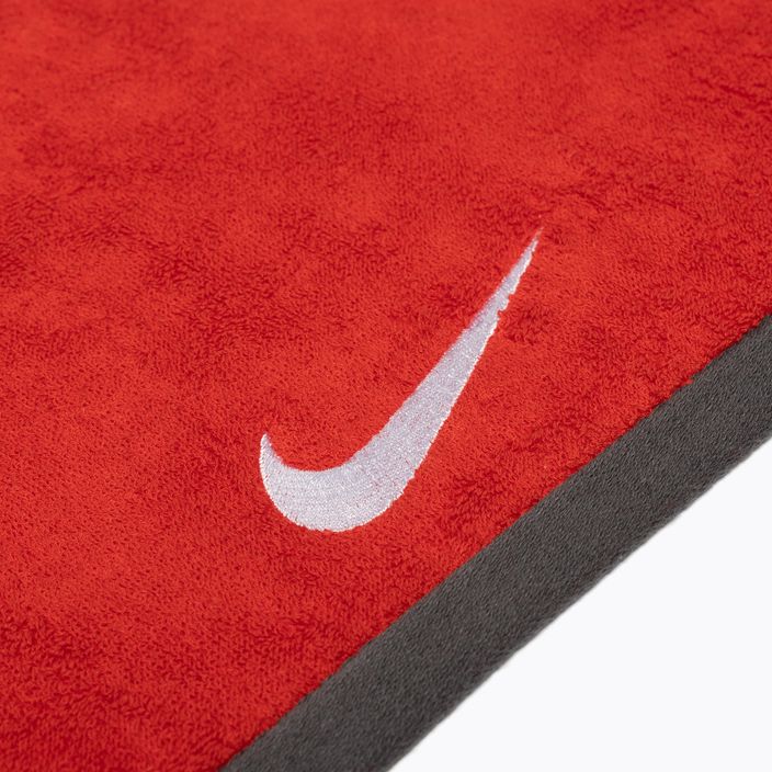 Nike Fundamental Голяма кърпа червена N1001522-643 3