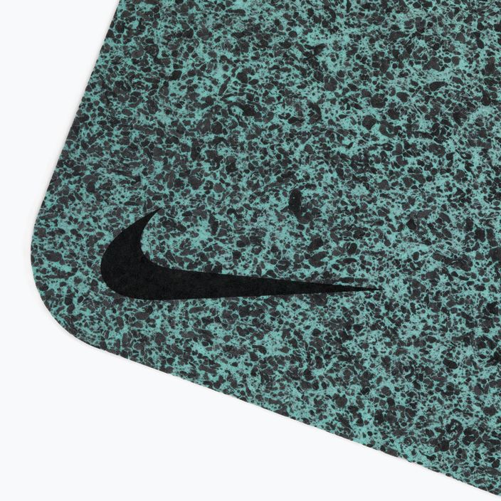 Nike Flow постелка за йога 4 мм зелена N1002410-371 3