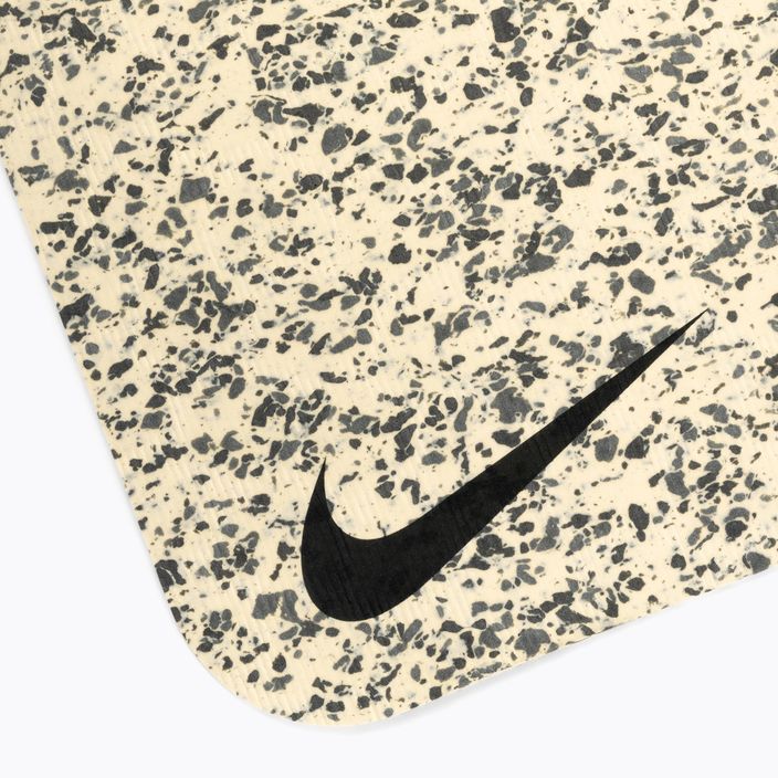 Nike Move 4 mm постелка за йога бежова N1003061-119 3