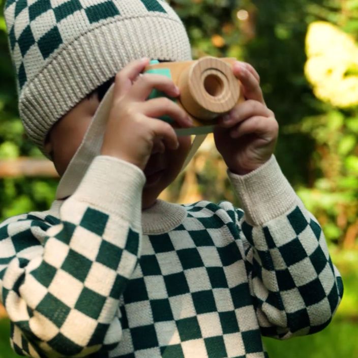 Детска зимна шапка KID STORY Мерино зелена шахматна дъска 8