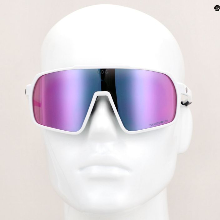Слънчеви очила GOG Okeanos матово бяло/черно/полихроматично лилаво-зелено 10