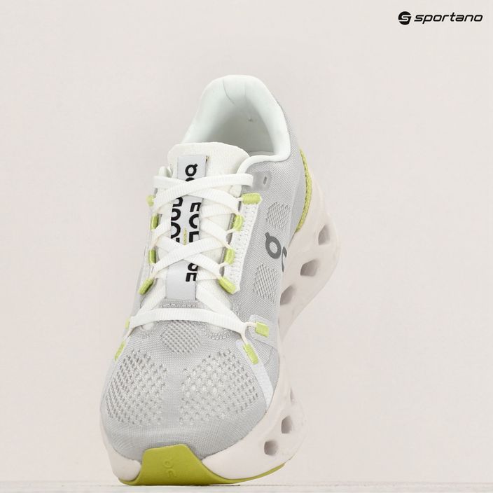 Дамски обувки за бягане On Running Cloudeclipse white/sand 9