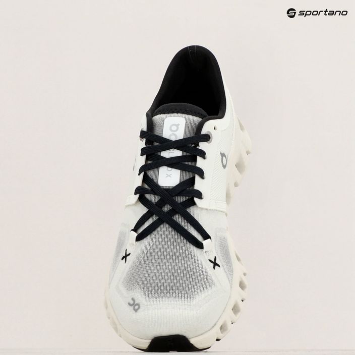 Дамски обувки за бягане On Running Cloud X 3 white/black 9
