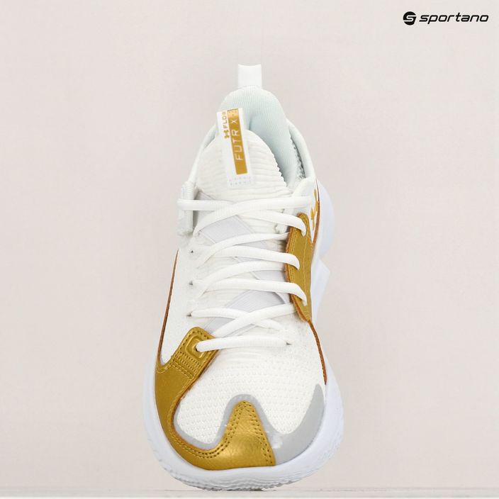 Баскетболни обувки Under Armour Flow Futr X3 бяло/бяло/металическо злато 9