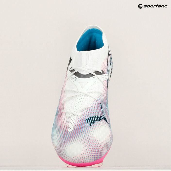 Футболни обувки PUMA Future 7 Ultimate Low FG/AG бяло/черно/отровно розово/ярко аква/сребърна мъгла 16