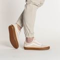 Обувки Vans UA Old Skool oatmeal/gum 2