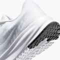 Nike Run Defy дамски обувки за бягане бяло / чиста платина / черно 9