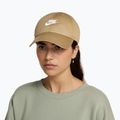 Шапка с козирка Nike Club Unstructured Futura Wash parachute beige/white