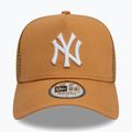 New Era League Essential Trucker New York Yankees бейзболна шапка тъмно бежово 2
