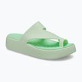 Дамски джапанки Crocs Getaway Platform Toe Loop jade tint 2
