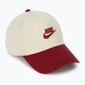 Шапка с козирка Nike Club Unstructured Futura Wash light khaki/team crimson/team crimson