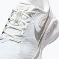 Дамски обувки за бягане Nike Structure Plus white/photon dust/metallic silver 4