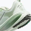 Дамски обувки за бягане Nike Vomero 18 barely green/steam/metallic silver 4