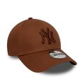 Зимна шапка New Era League Essential 9Forty New York Yankees dark auburn