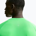 Мъжка тениска за бягане Nike Stride green spark 5