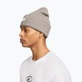Зимна шапка Nike Peak Futura Beanie moon particle/white 3