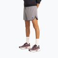 Мъжки шорти за бягане New Balance Run Essentials 5" Short off-line grey/smoked violet