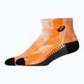 ASICS Performance Run Quarter чорапи с блестящ бял/оранжев блясък 2