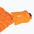 Надуваем матрак Naturehike FC-11 orange 5
