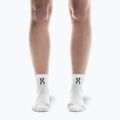 On Performance Run Mid white/glacier чорапи 4