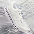 Мъжки обувки за бягане On Cloudsurfer white/frost 8