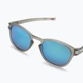 Слънчеви очила Oakley Latch matte grey ink/prizm sapphire polarized 5
